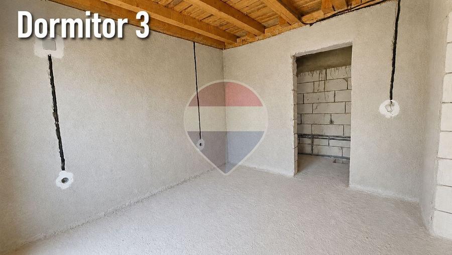 Casa la rosu in Poiana Tapului, Busteni, 3 dormitoare cu baie proprie