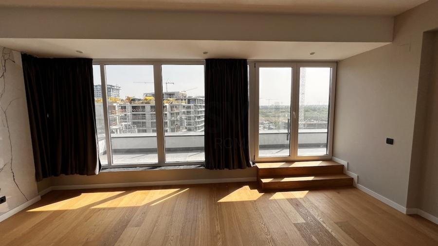 REA1015956 Apartament spatios cu 3 terase