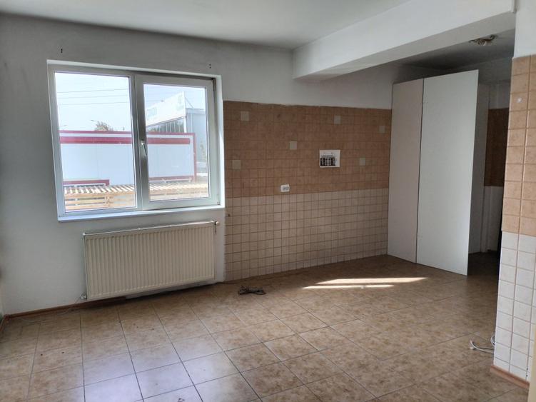 Spațiu comercial 388 mp P+1+M + anexă | Parcare | DN4 | Popești-Leordeni