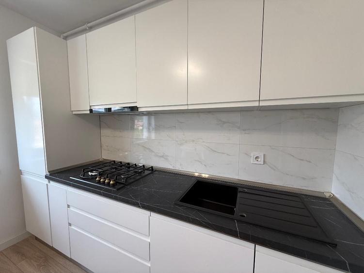 De vanzare Apartament 3 camere, Alba Micesti Bloc Nou.