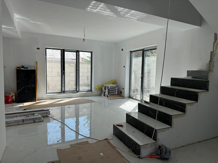 VILA Pipera Tunari P+1+M Curte 250mp Clinica / Gradinita