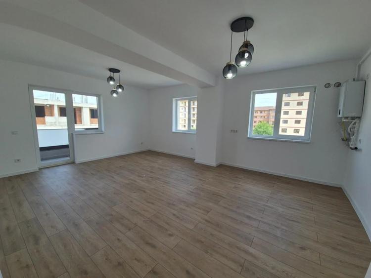 Apartament 3 camere nou - Calea Surii Mici