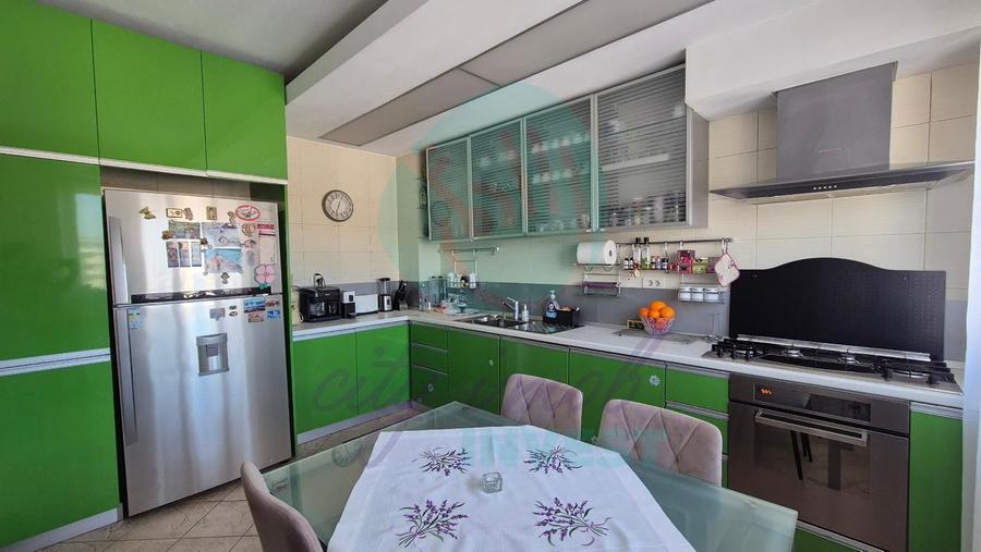 Apartament 4 camere cu garaj