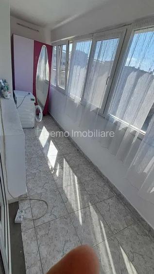 Apartament 3 camere, semidecomandat, 65 mp, ac, metrou aproape, Lujerului