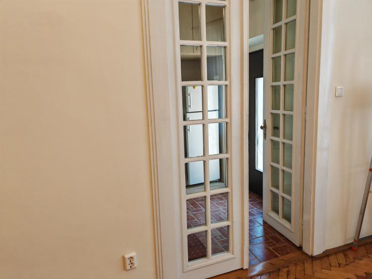 Apartament 3 camere liber la vanzare zona Piata Sfatului