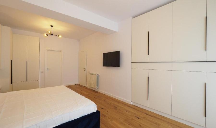 Apartament 4 camere Herastrau