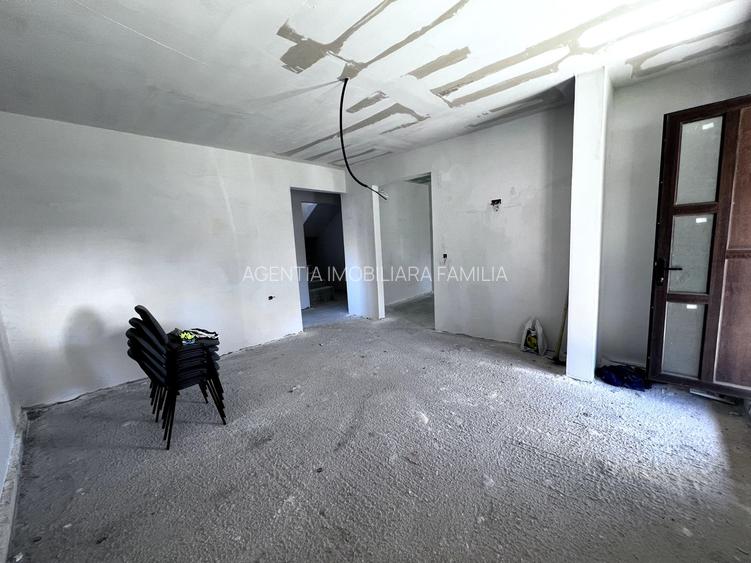 Vanzare casa P+M in Sendreni( in spatele Primariei), pret 92.500 euro - 21