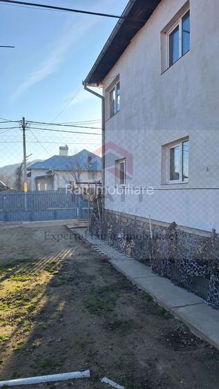 Casă individuală 6 camere de vânzare Corbeni Oeștii Ungureni Argeș - 9