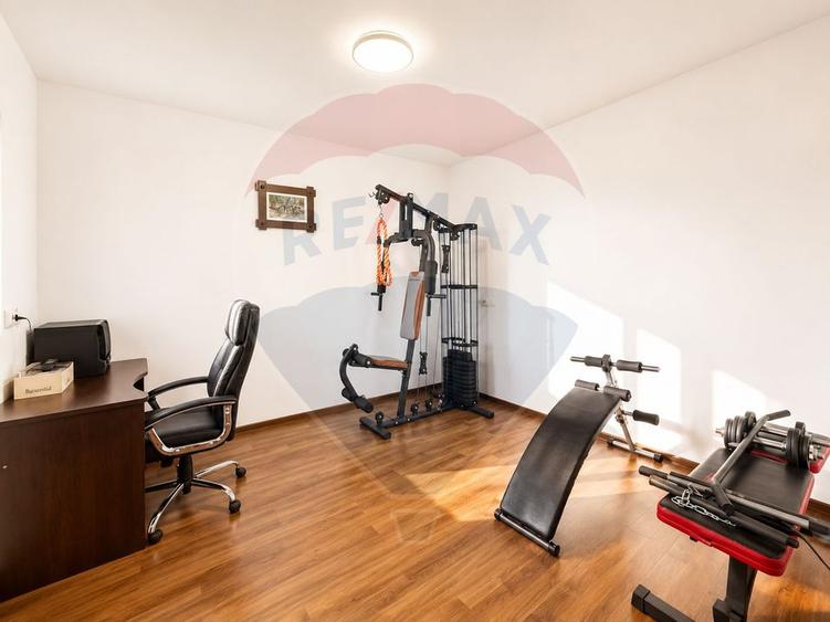 Casa / Vila cu 7 camere de vanzare in Ovidiu Sud Constanta