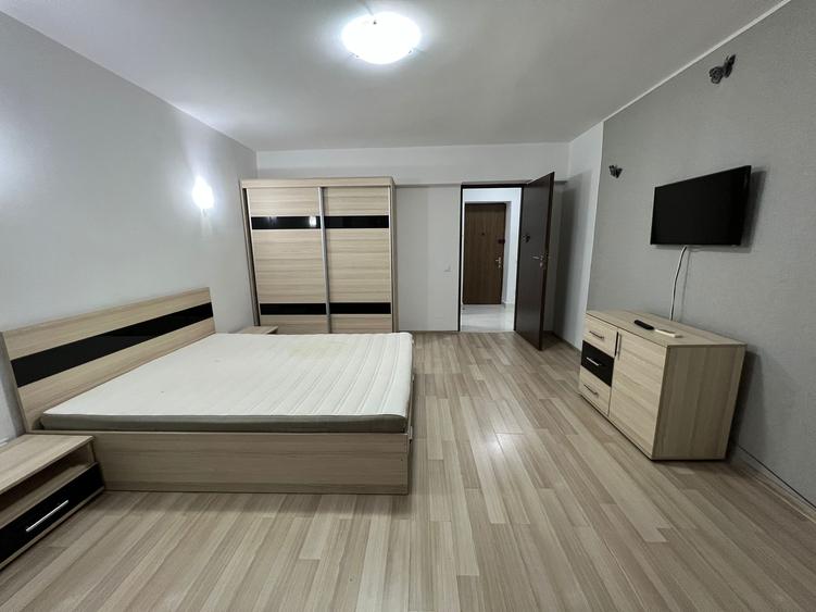 Garsoniera,rond Piata Aba Iulia-Decebal,Bdul. Unirii 75,blocul cu CEC Bank