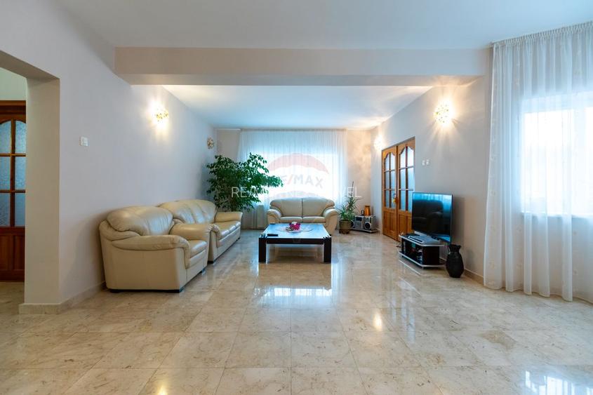 Casa / Vila D+P+1 cu 5 camere de vanzare, strada Slatinei, Luncani - 4