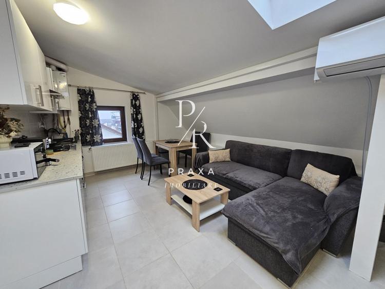 Apartament mobilat, 3 camere, parcare, Zona Sub Cetate, Floresti!