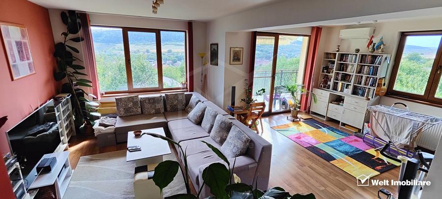 Casa/Duplex cu 2 apartamente separate- Gradina si Priveliste de Vis in Baciu