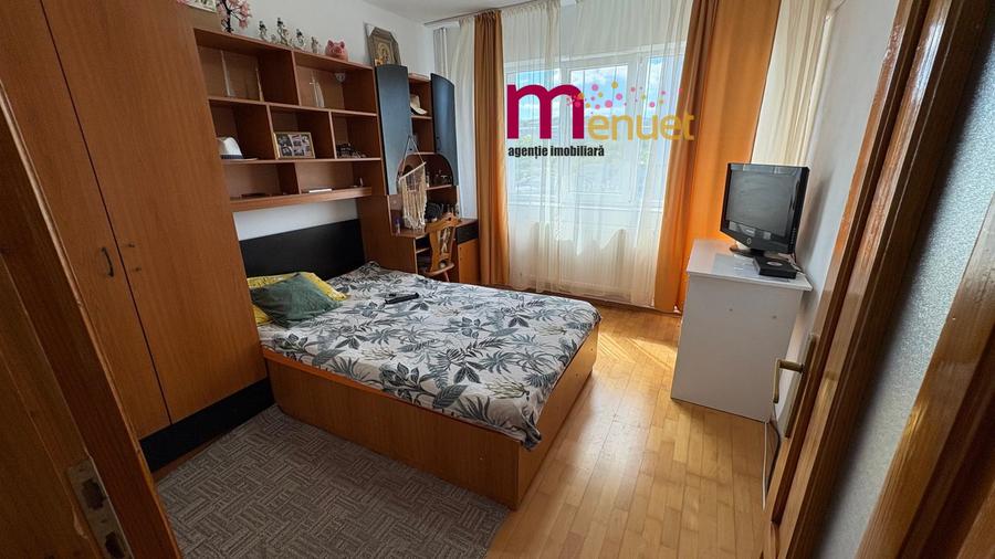 Apartament 3 camere,Central,etaj 8,gaze,mobilat