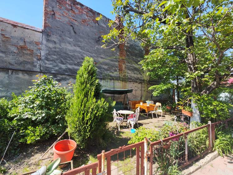 Casa 5 camere, teren 1296 mp, Craiova, zona Brestei