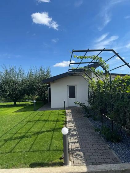 Casa individuala, 302 mp, teren 800 mp, zona Marginea