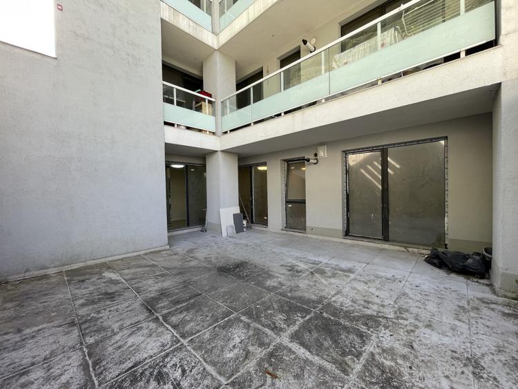 Apartament cu 3 camere, 2 bai si terasa de 35mp