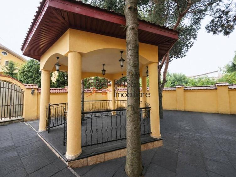 Vilă 9 Camere, Semimobilată, cu 6 Locuri de Parcare