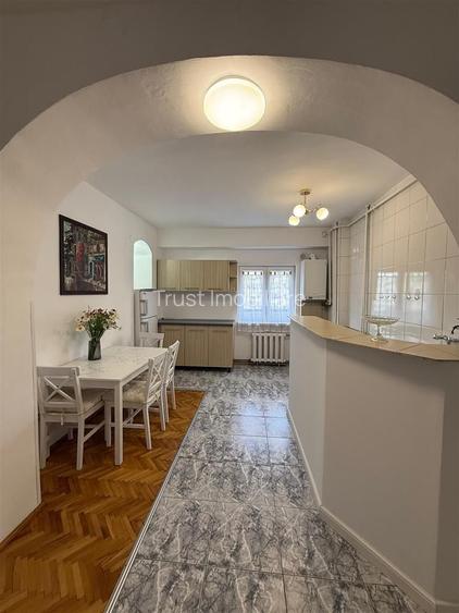 2 Camere l Decomandat l 2 Balcoane l Calea Dorobantilor