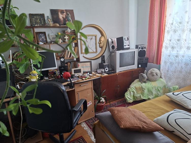 De vanzare apartament cu 3 camere in Dambu