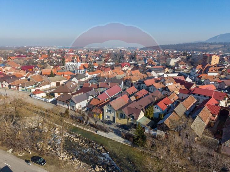 Oportunitate: casă la preț de apartament in Cristian