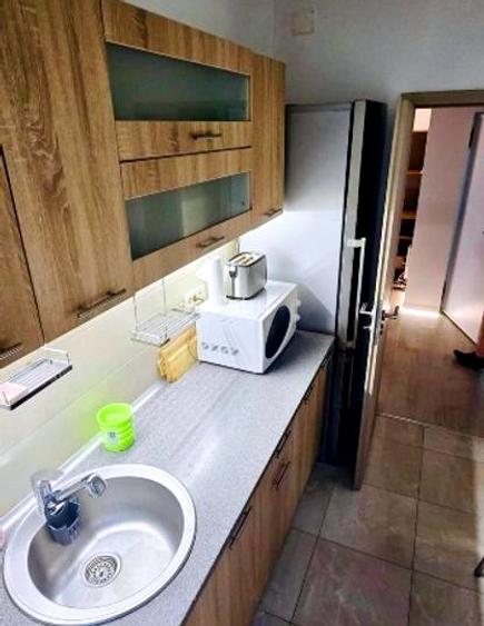 Proprietar inchiriez apartament complet mobilat si utilat, la prima chirie - 12