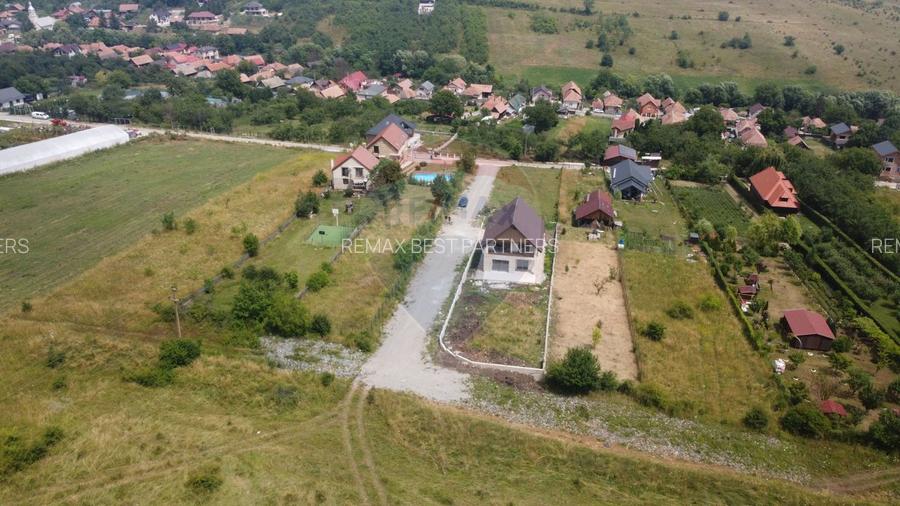 Casa individuala de vanzare in Salicea! 145 MP - 900 MP Teren - 4