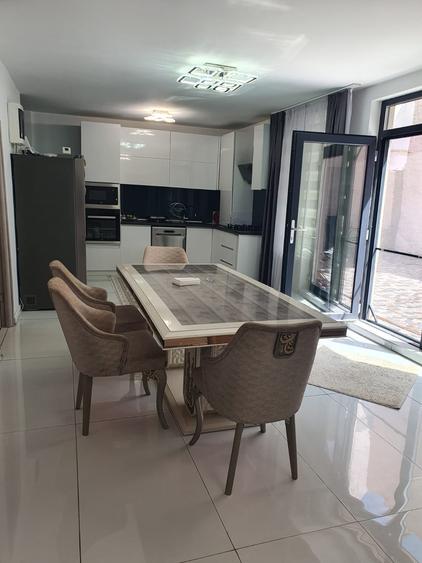 Tomis 2-casa 4 camere decomandate