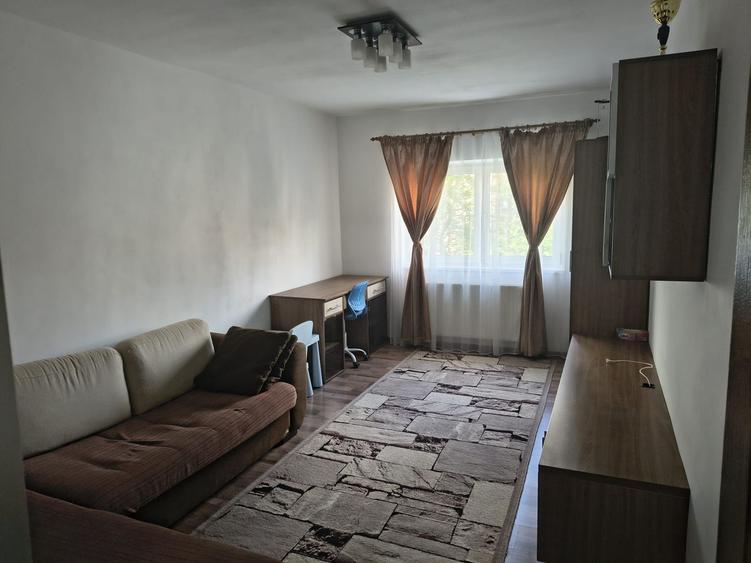 Aartament de 3 camere de inchiriat