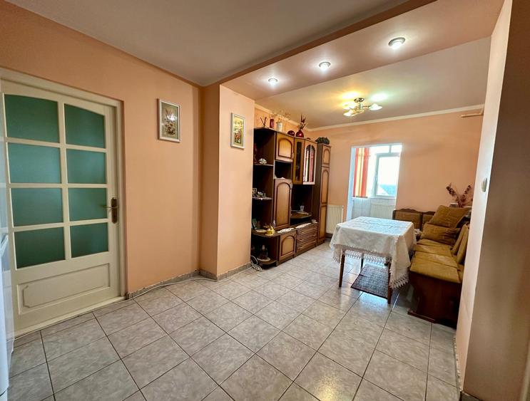 Apartament 3 camere 69mp zona Stadion 73.000eur neg