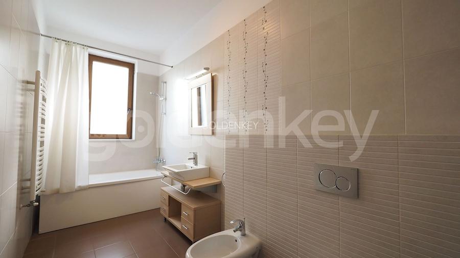 Apartament generos cu 4 camere | 32mp terase | 2 garaje - 12