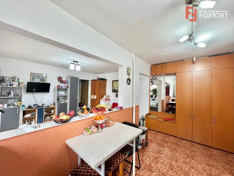 Apartament 2 camere de vanzare, zona Buziasului