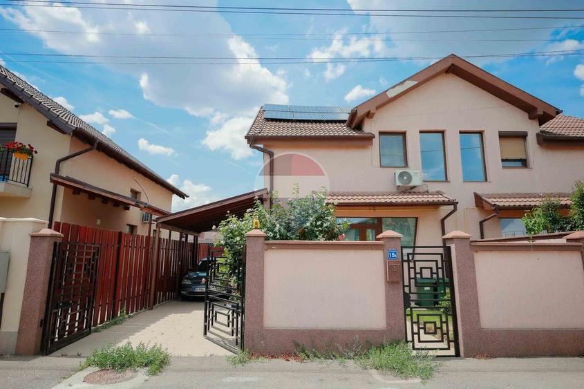 De vânzare casă - duplex cu 4 camere, panouri fotovoltaice -Sântandrei