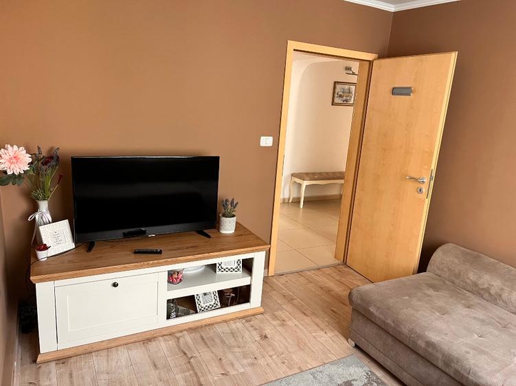 Proprietar: 4 camere decomandat in Piata Unirii,Amenajat Modern