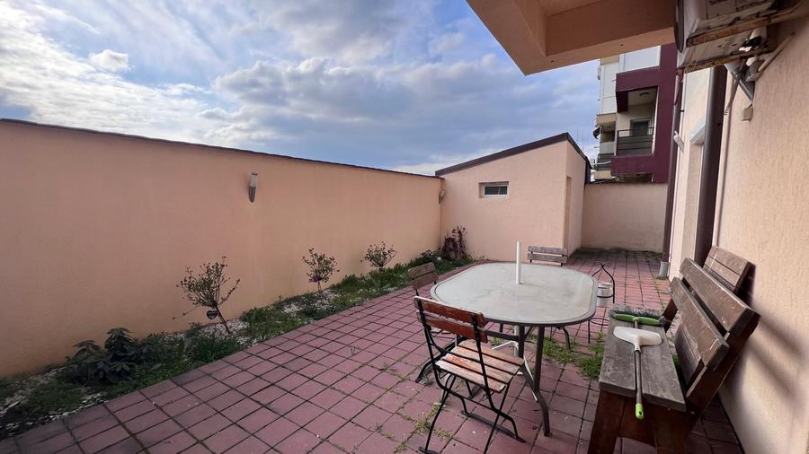 Apartament cu curte generoasă | 2 camere | Mobilat complet | Avangarde