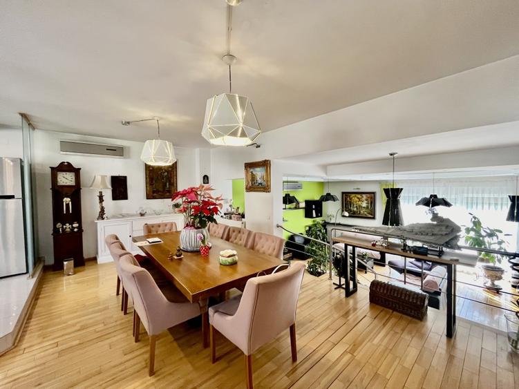 Casa de Vanzare 8 Camere   Pipera- Padurea Baneasa