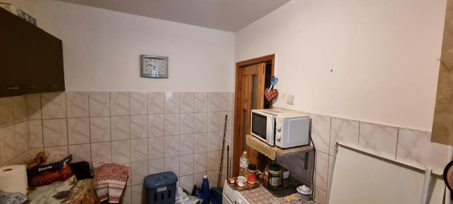Apartament 3 camere la parter cu balcon