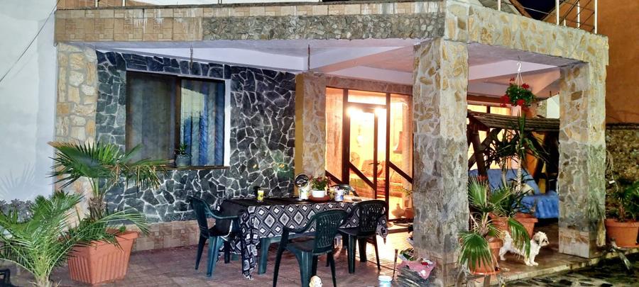 Casa, 170 mp, teren 1400 mp, zona Bariera Valcii