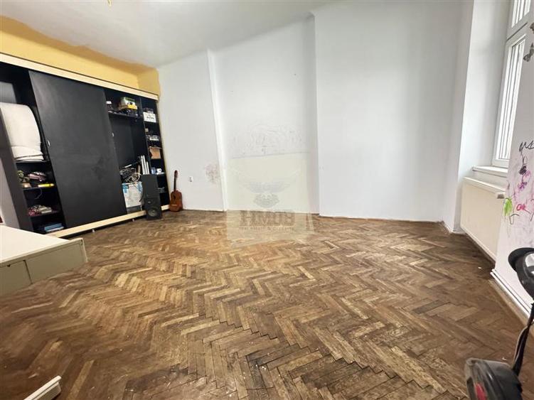 Apartament cu 4 camere 2 bai si balcon in zona Ultracentrala