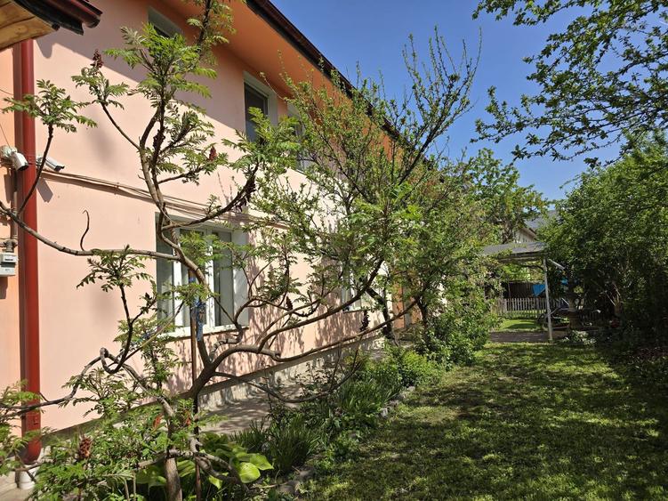 Casă cu grădină in zonă centrală