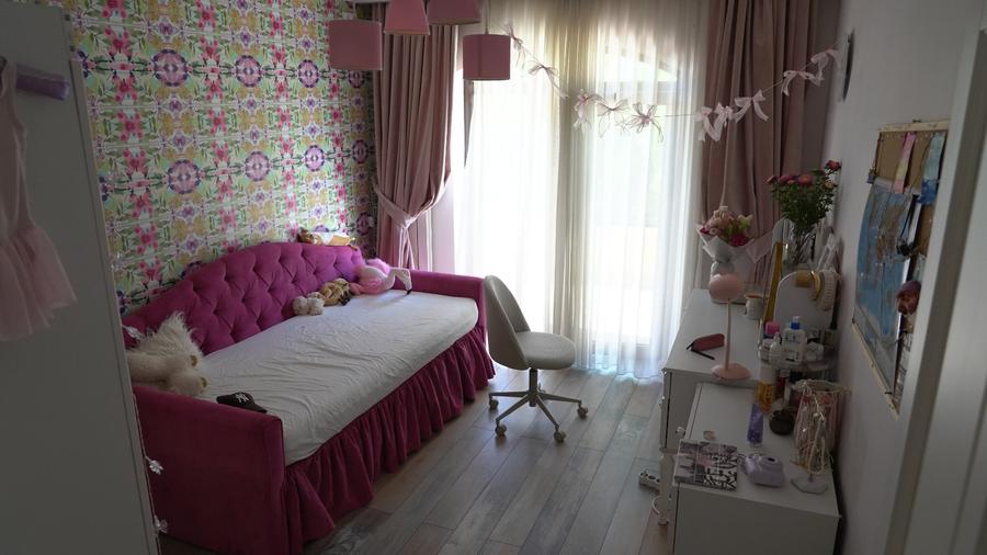 CASA 8 CAM ,5 BAI, S+P+ETAJ , GARAJ, TEREN 485 MP, GHENCEA DANTELEI