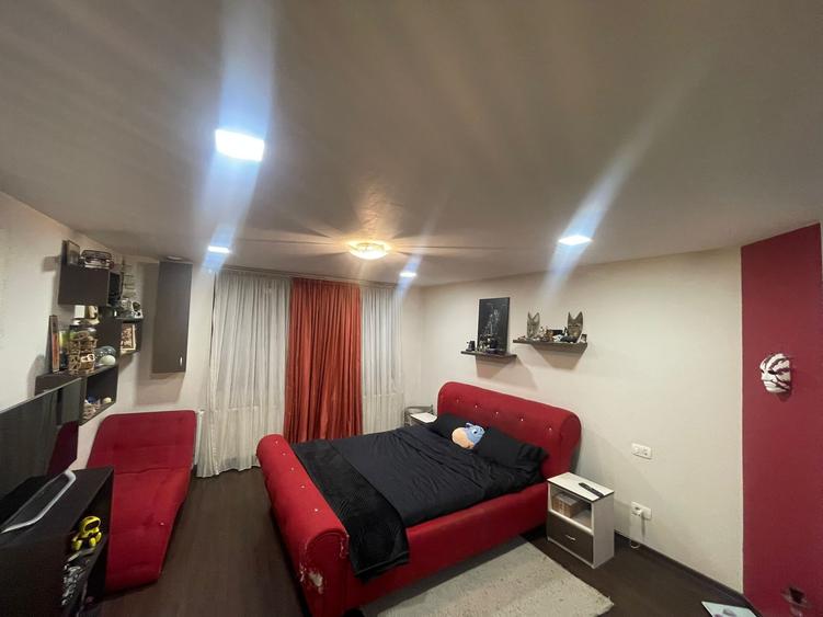 Universitatea Hyperion- Apartament 2 camere la Curte
