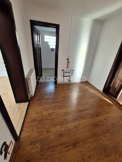 Faleza Nord, imobil P+1, 7 camere - 18