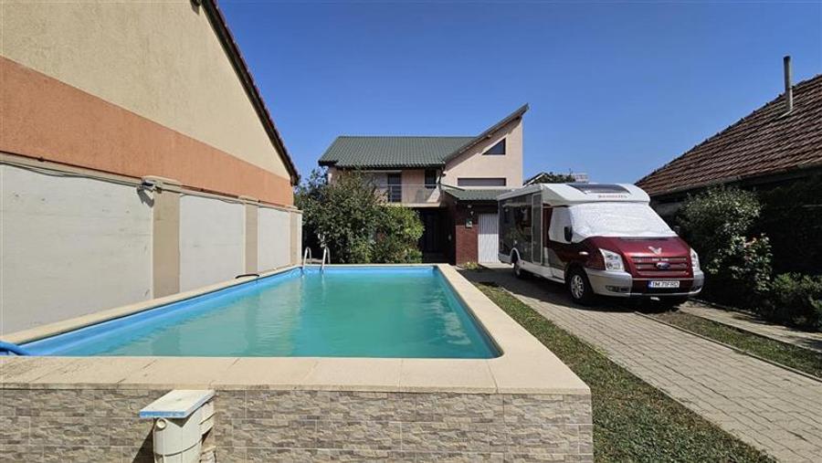 CASA INDIVIDUALA CU PISCINA DUMBRAVITA VATRA VECHE