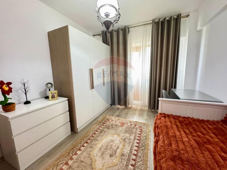 Apartament cu 4 camere de vânzare în zona Ultracentral