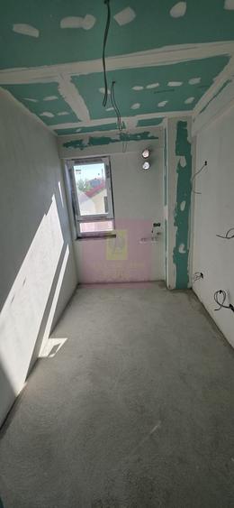 Apartament NOU cu 4 camere de vanzare in Campina