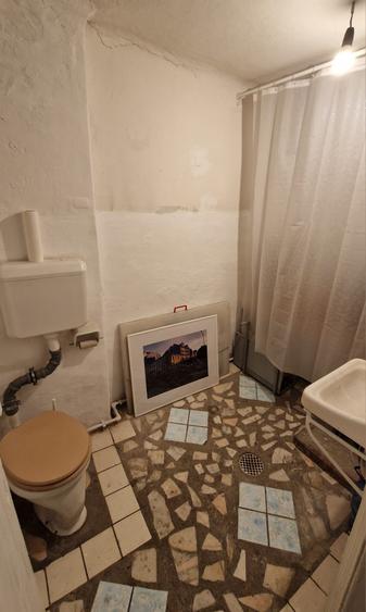 VANZARE APARTAMENT CU 3  CAMERE ,  MANSARDA - PIATA DOMENII