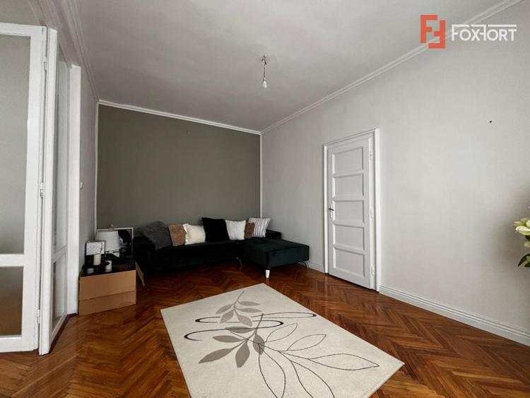 194 mp apartament de lux + 195 mp curte individuala, zona Centrala, Arad