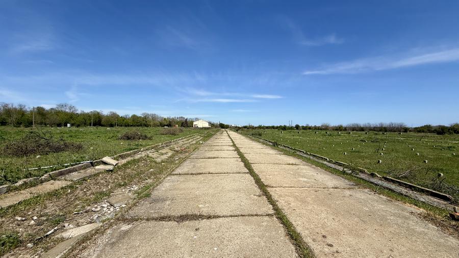 Teren intravilan pe partea cu Marea in zona Aerodrom TUZLA NIBIRU Costinesti