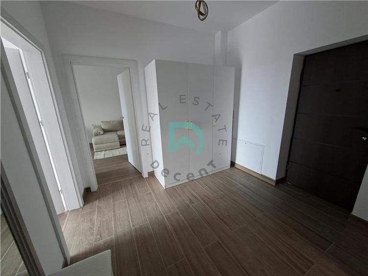 Apartament-penthouse 3 camere Tractorul, 70 mp - Brasov